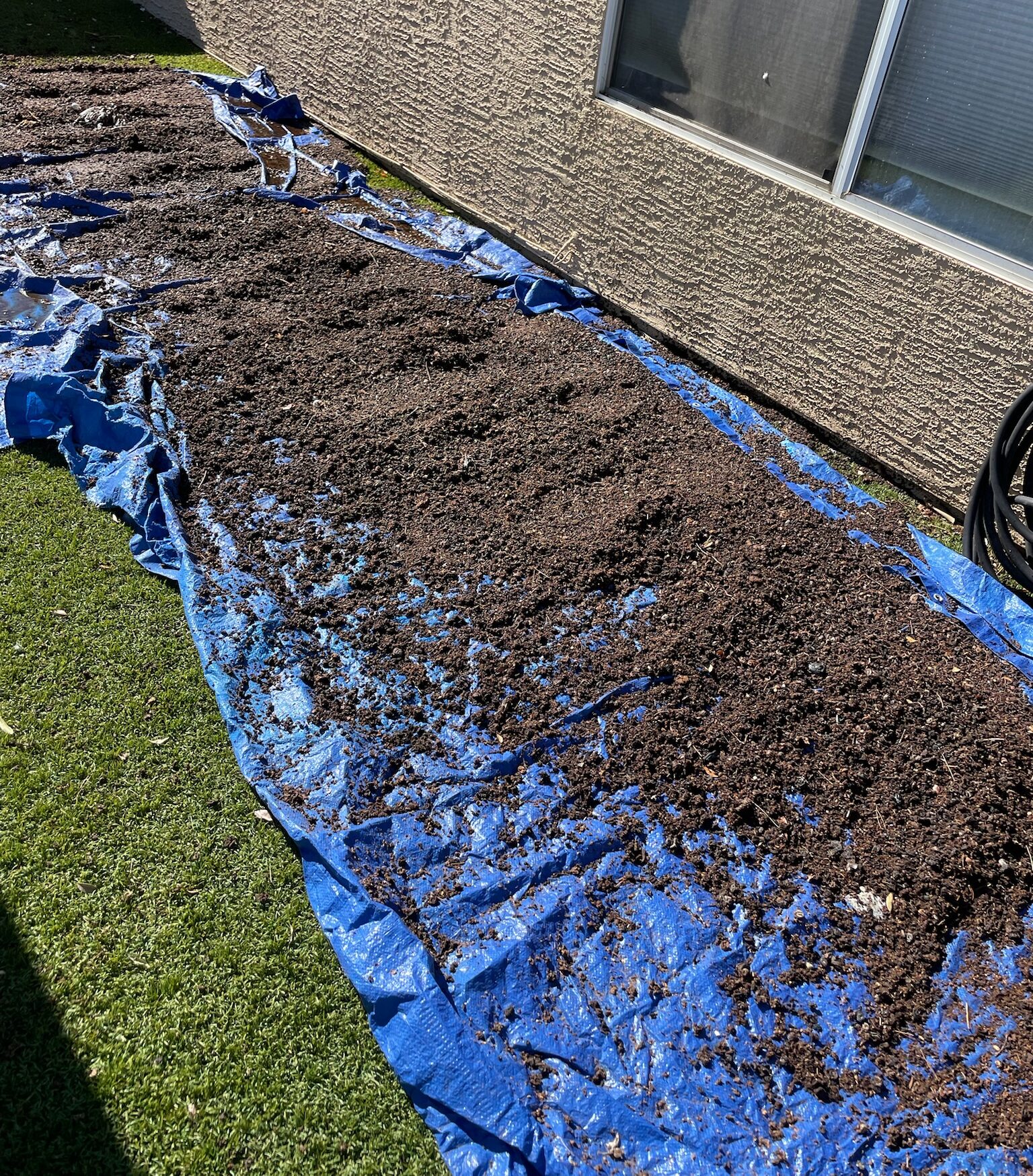 Roof and panel flush